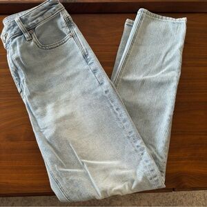 NWOT American Eagle Outfitters Light Straightleg Jeans - STRIGID